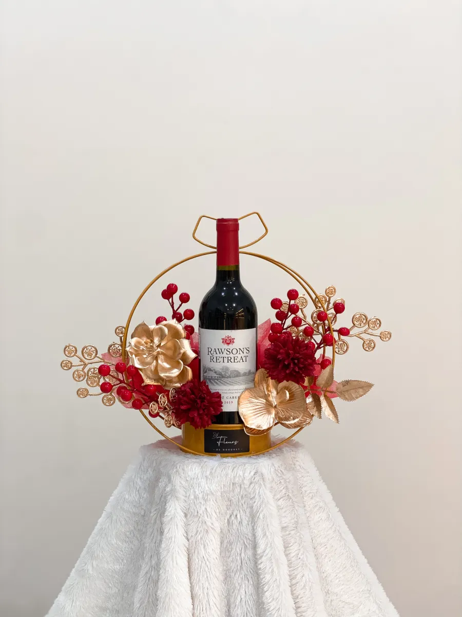 CNY V10 | Apple Vase Wine Arrangement