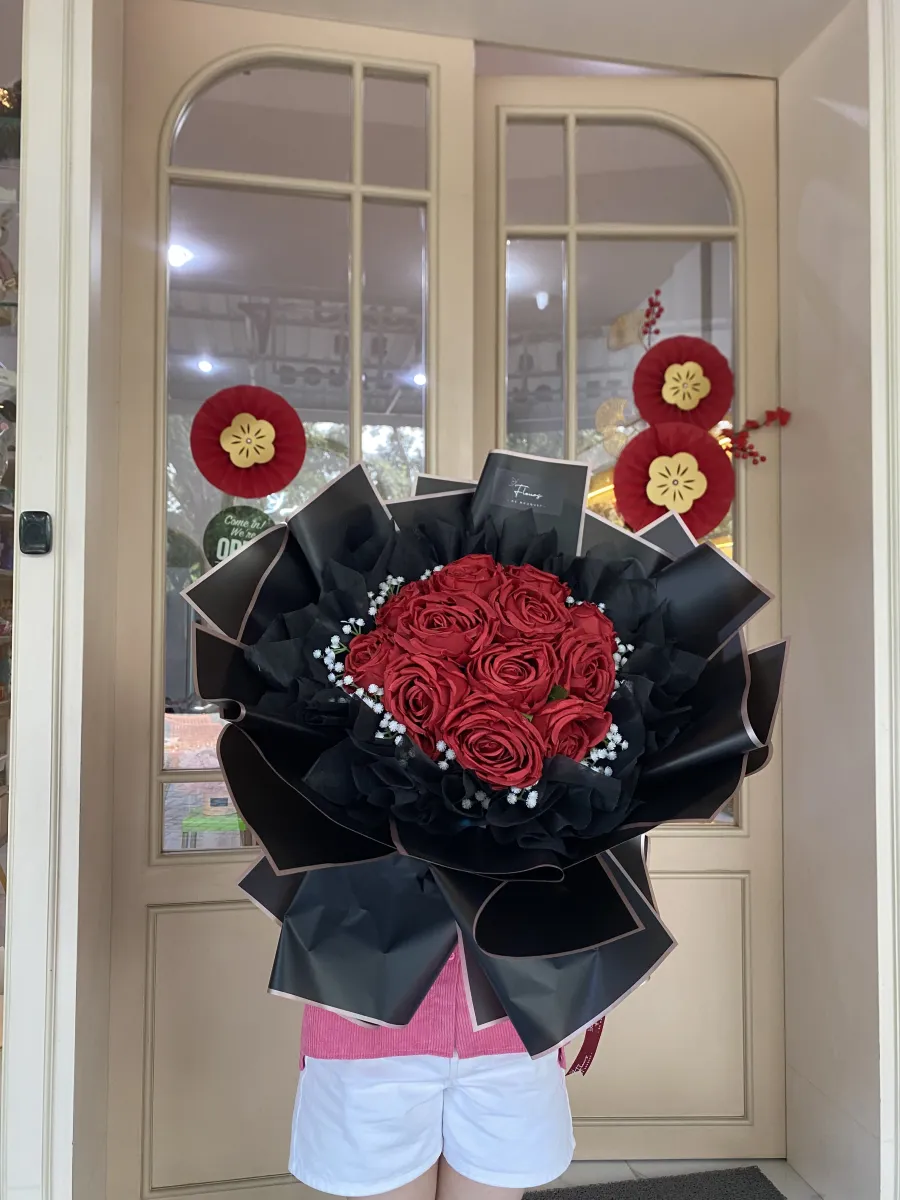 Rose Baby Breath Round Bouquet (L)