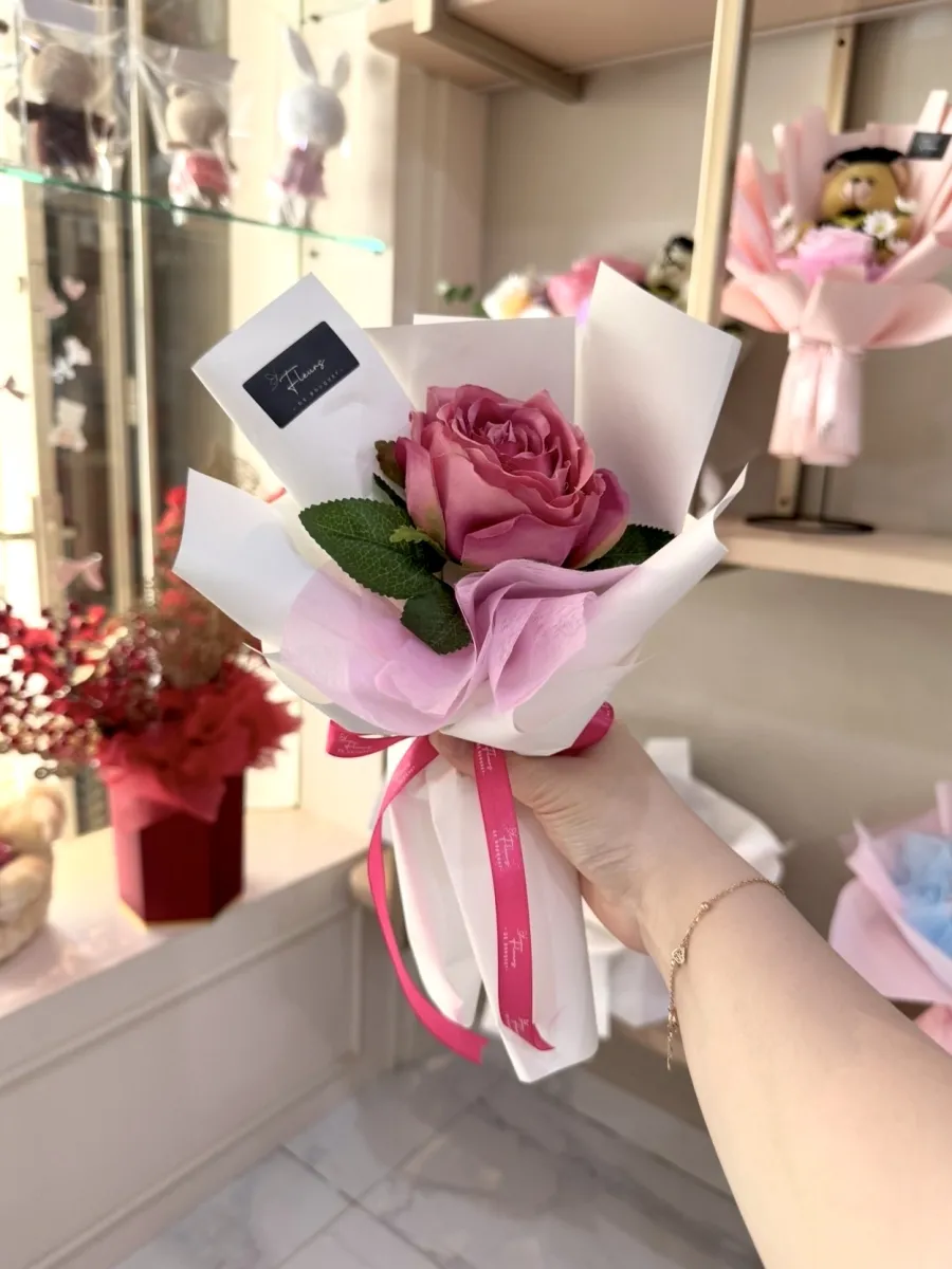 Single Rose Bouquet