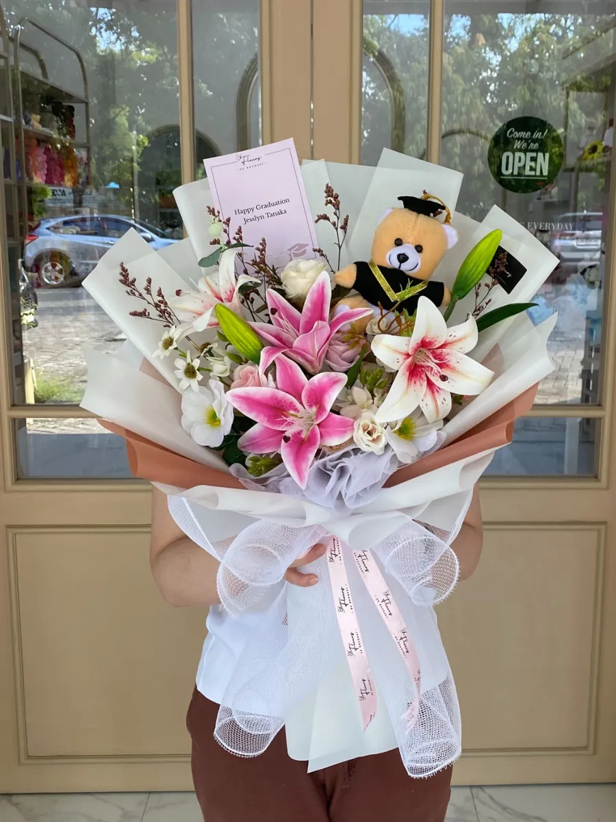 ARTIFICIAL | Lily Teddy Bouquet