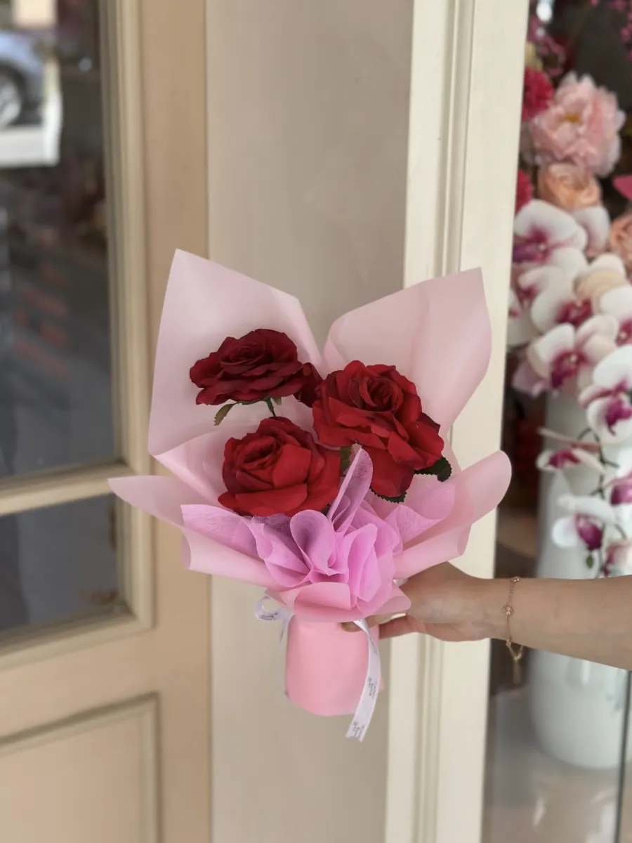 Artificial Eloise Bouquet (3 roses)